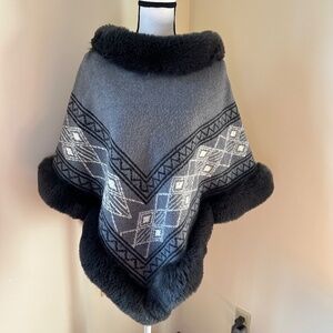 **AVIVA* Gray x Black Fur-Lined Pattern Design Fashion Shawl OS